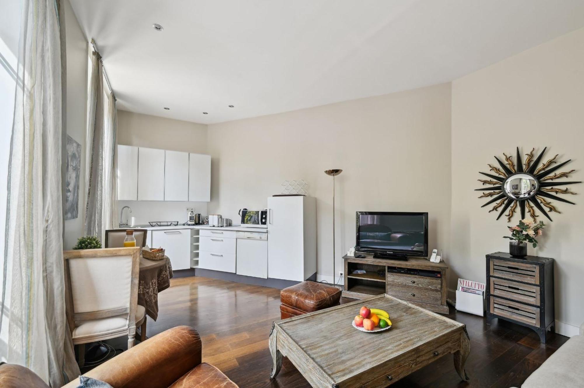 Appartement Champs-elysees & Arc De Triomphe - Cityapartmentstay Parijs
